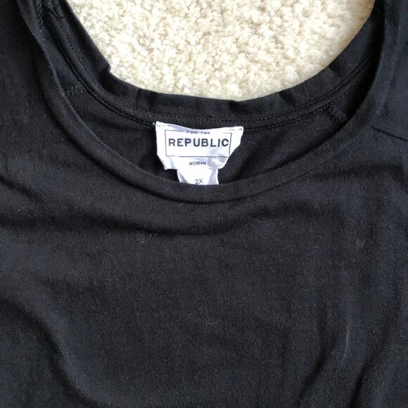 For The Republic Black Top with Button Design Woman's 2X - Picture 3 of 10